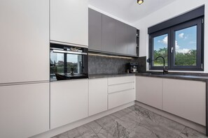 Fridge, microwave, oven, stovetop
