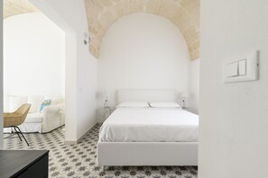 1 bedroom, iron/ironing board, bed sheets