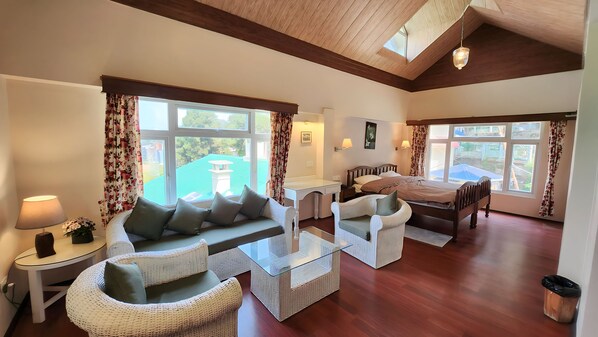 Kahden hengen luksushuone | Äänieristys, ilmainen Wi-Fi, vuodevaatteet