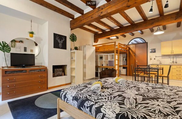 1 chambre, fer et planche à repasser, lit parapluie, Wi-Fi gratuit