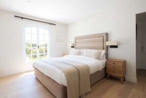 4 bedrooms, iron/ironing board, WiFi, bed sheets - 4 bedroom villa in chã¢teauneuf-grasse (Châteauneuf-Grasse)