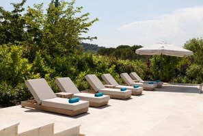 Property grounds - 4 bedroom villa in chã¢teauneuf-grasse (Châteauneuf-Grasse)