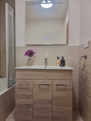 Shower, towels, toilet paper - Casa Carolina Moraira (Teulada)