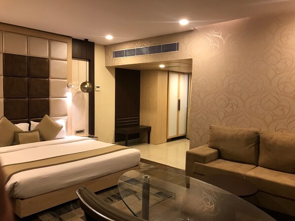 1 habitación, ropa de cama de alta calidad y escritorio