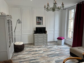 تلفزيون، كُتُب