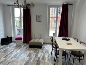 تلفزيون، كُتُب