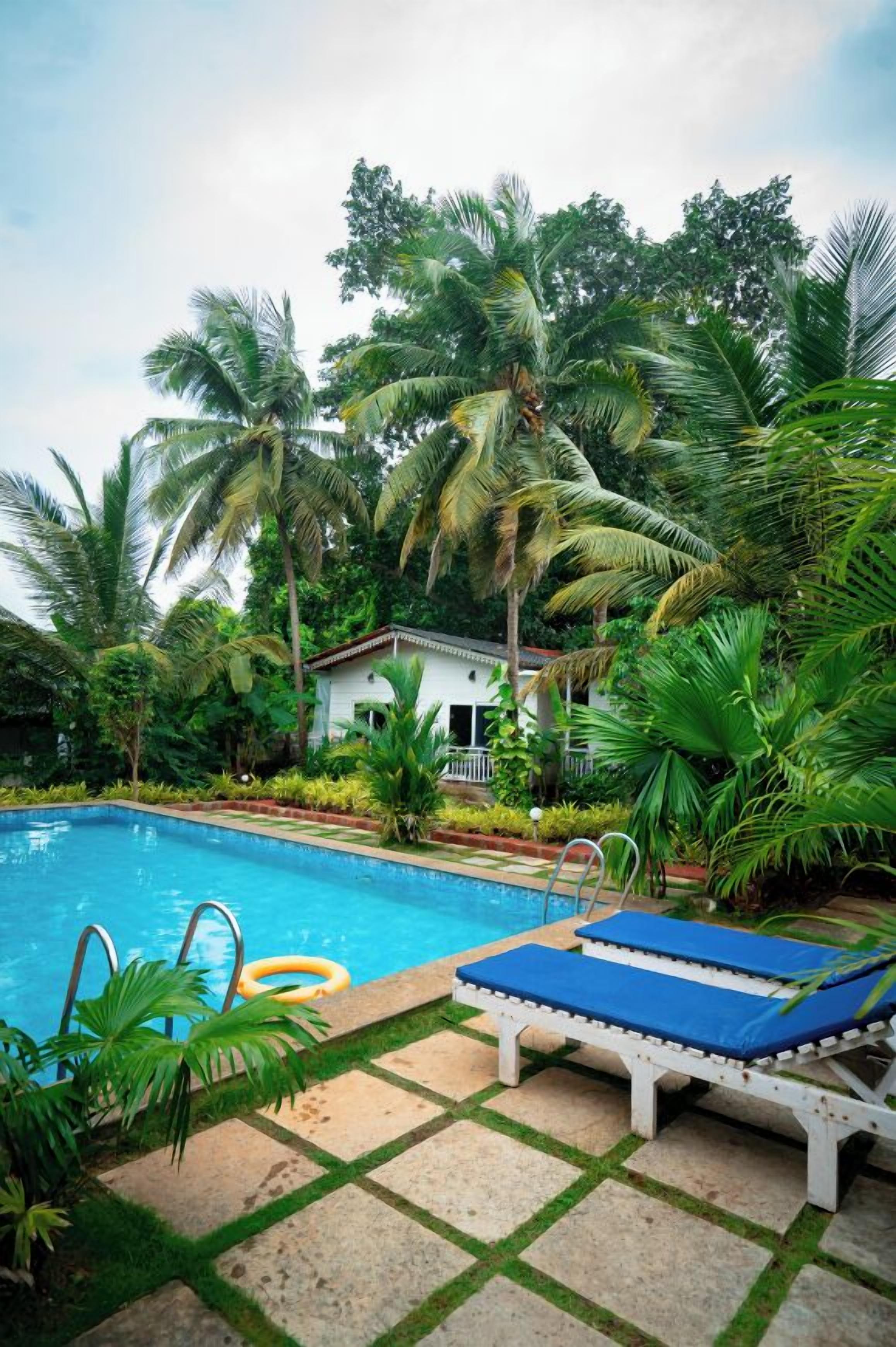 Una piscina cubierta