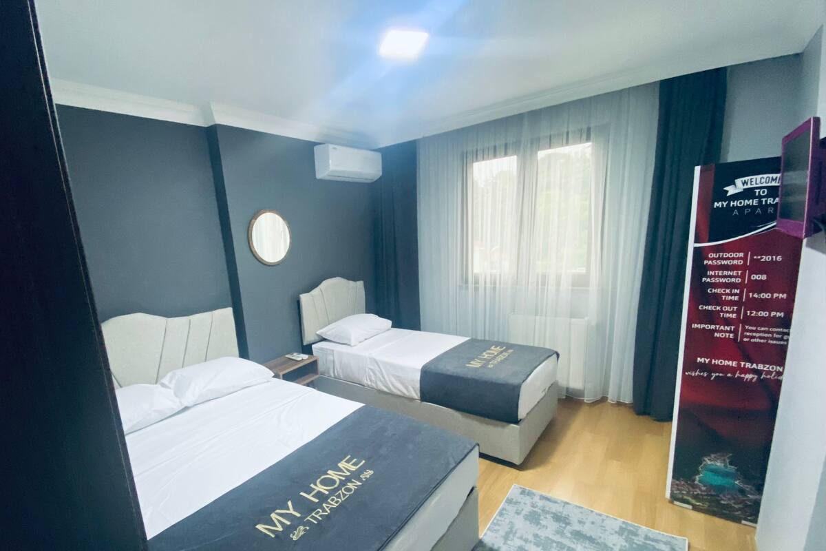 Deluxe Family Flat (1+1) | مكواة/لوح كي وواي فاي مجانًا
