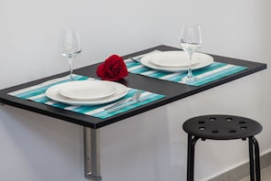 Studio | Restauration dans la chambre