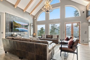 TV - Best Views of Breckenridge! Perfect home to stay after a long day on the slopes! (Breckenridge)