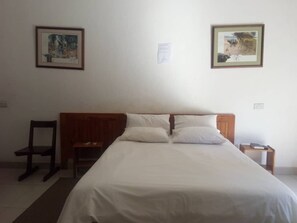 Deluxe Double or Twin Room | In-room safe, blackout drapes, soundproofing, iron/ironing board - Chirundu Valley Motel  (Hurungwe)