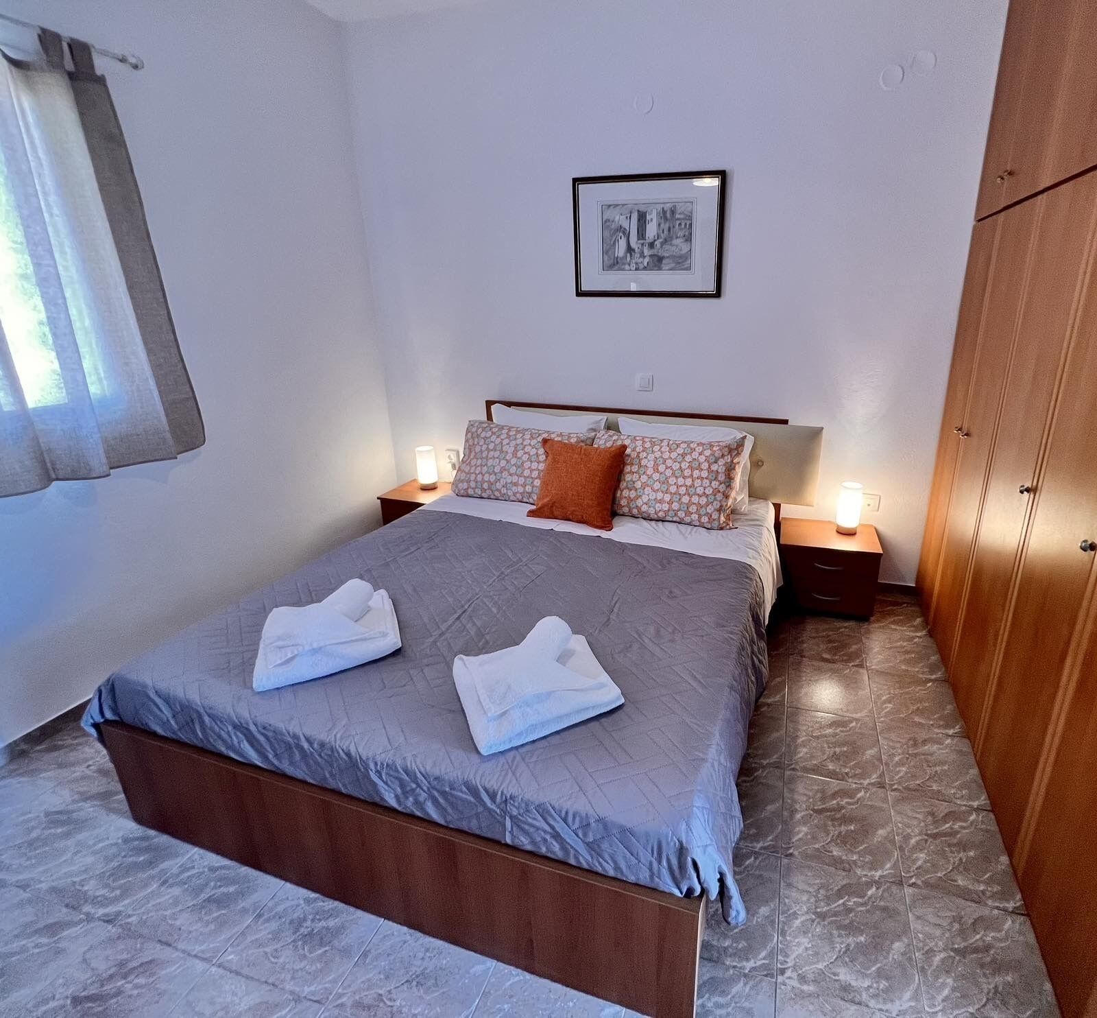 2 bedrooms, bed sheets