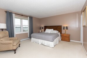 4 quartos, Wi-Fi de cortesia, roupa de cama