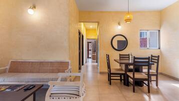 3 Bedroom Apartment with Sit-Out/Balcony | Free WiFi, bed sheets
