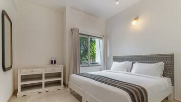 1 Bedroom Apartment with Sit-Out | Wi-Fi gratis dan seprai linen