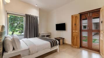 3 Bedroom Apartment with Sit-Out/Balcony | 2 bedrooms, free WiFi, bed sheets