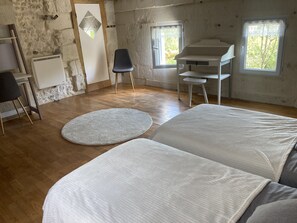 2 chambres, fer et planche Ă repasser, Wi-Fi, draps fournis