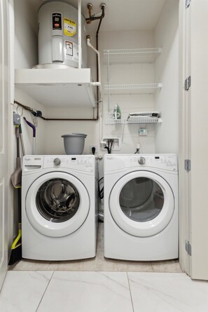 Interior - stylish & contemporary city home w/ parking,WiFi, W/D included. (Philadelphia)