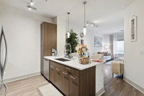 Interior - stylish & contemporary city home w/ parking,WiFi, W/D included. (Philadelphia)