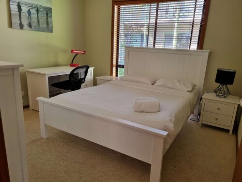 5BR Family Retreat Steps to Beach - High Tide