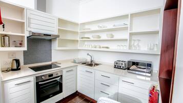 Deluxe Studio | Private kitchen