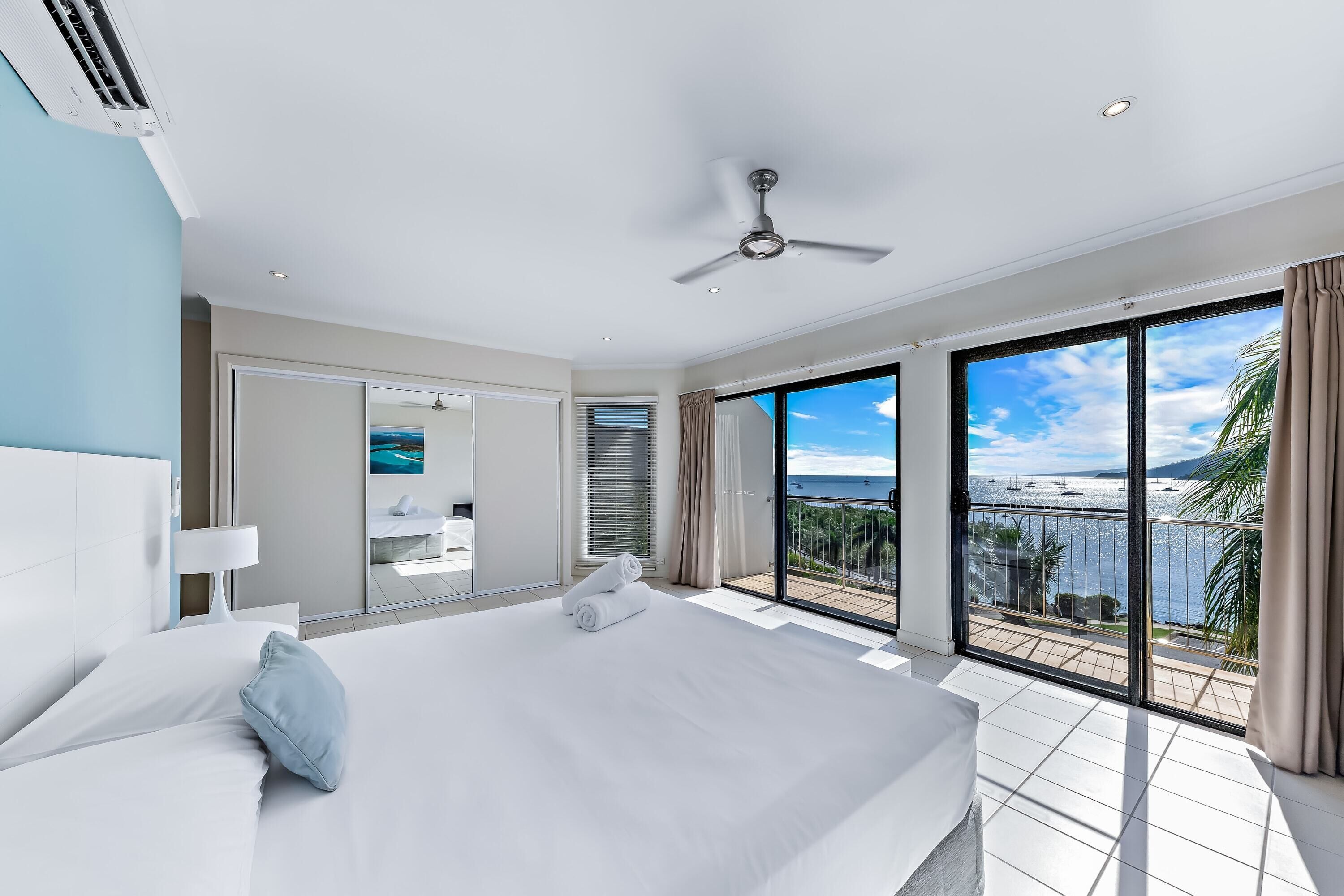 2 bedrooms, desk, iron/ironing board, WiFi