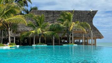 Individually decorated, individually furnished, travel cot, free WiFi