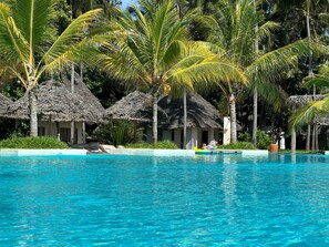 スタンダード ダブルルーム (1 名様利用) | 客室ごとに異なる装飾、客室ごとに異なるインテリア、旅行用ベビーベッド、WiFi (無料)