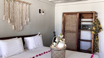 Décoration personnalisée, ameublement personnalisé, lit parapluie