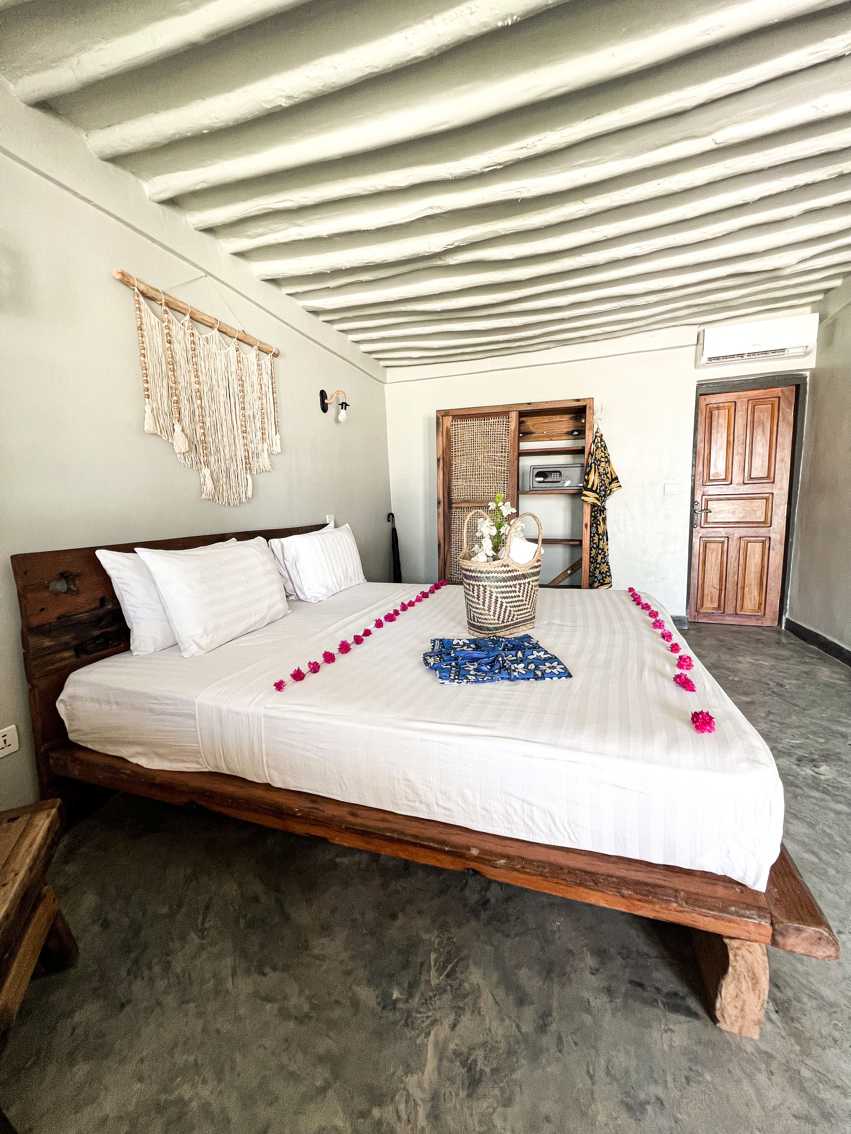 Décoration personnalisée, ameublement personnalisé, lit parapluie