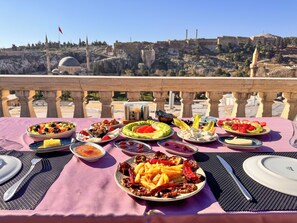 Free daily local cuisine breakfast