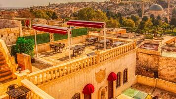 Deluxe Double Room | Terrace/patio