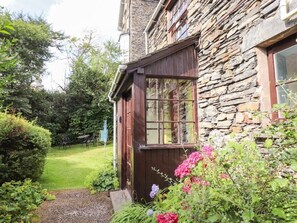 Exterior - Clover Cottage, a Delightful Cottage With own Garden in the Heart of Ambleside (Ambleside)