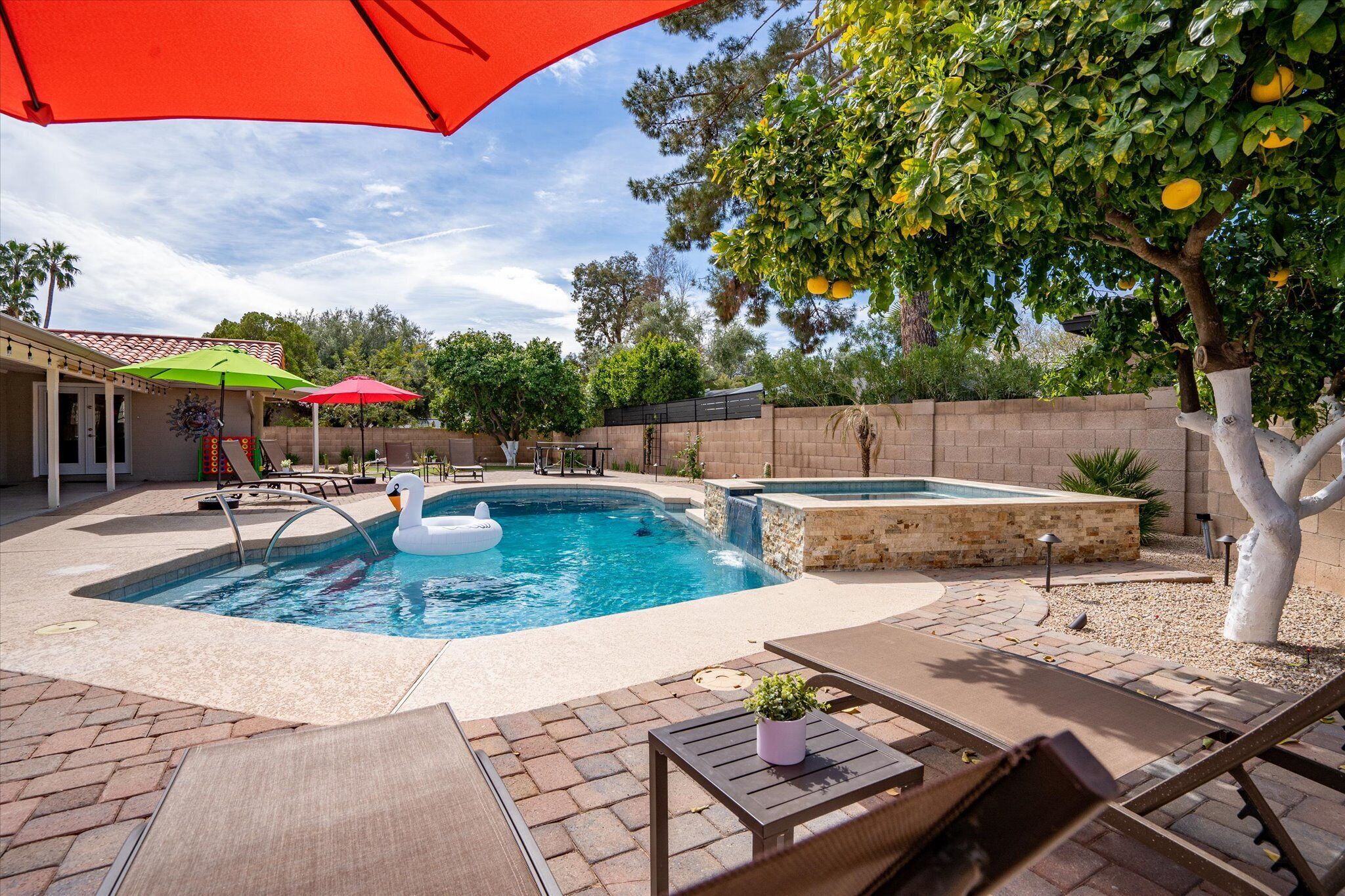 Fun in the heart of Phoenix with heated pool, spa, and ping pong!