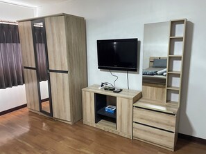Studio 1 king bed standard | Room amenity - Muangthong C3, C4 near Impact by Anna (Pak Kret)