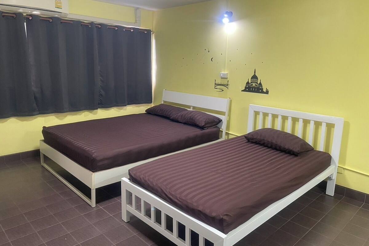 Studio Twin bed | 高級寢具、書桌、筆電工作空間、遮光布/窗簾