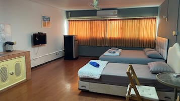 1 habitación, ropa de cama de alta calidad y escritorio