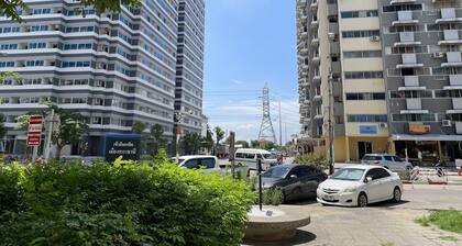 Muangthong C3, C4 near Impact by Anna