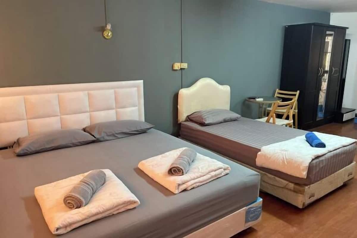1 habitación, ropa de cama de alta calidad y escritorio