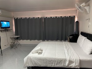 Studio 1 king bed standard | Room amenity - Muangthong C3, C4 near Impact by Anna (Pak Kret)