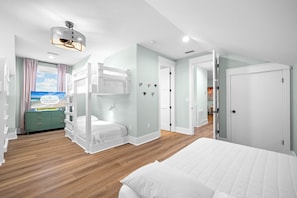 7 bedrooms, iron/ironing board, free WiFi, bed sheets