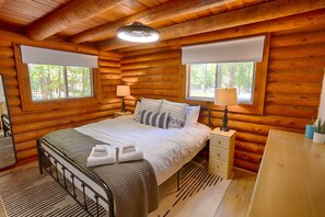 3 bedrooms, iron/ironing board, travel crib, WiFi - Pinetop Log Cabin w/ Fire Pit, Near Trails! (Pinetop-Lakeside)