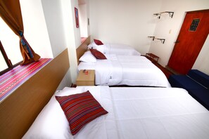 Premium bedding, down duvets, memory-foam beds, free WiFi - Casona Tordo (Cusco)