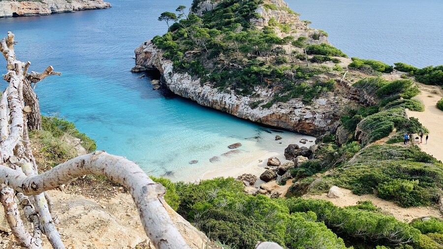 Hostal Cala Llombards