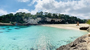 Vlak bij het strand, wit zand, vervoer van/naar het strand