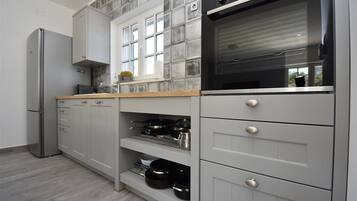 Kühlschrank, Ofen, Herdplatte, Geschirrspüler