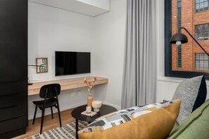 Living area - Cozy Studio by Table Mountain Explore Cape Town (Cape Town)