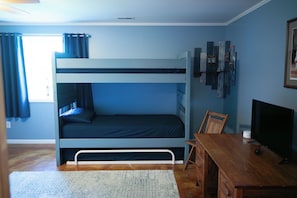 1 slaapkamer, een bureau, een strijkplank/strijkijzer, gratis wifi