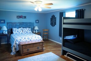 1 bedroom, desk, iron/ironing board, free WiFi