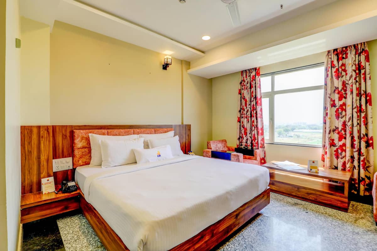 Executive Room | 1 bedroom, premium bedding, down duvets, memory-foam beds